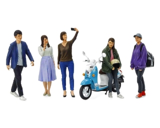 Picture of Tamiya 1/24 Campus Friends Set II Model Figure Kit